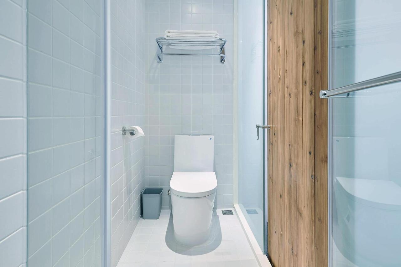 Star Hostel Taichung Parklane Экстерьер фото