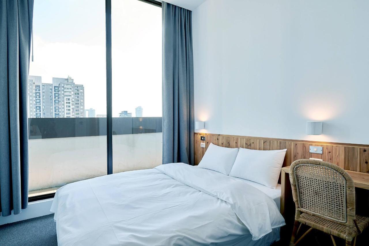Star Hostel Taichung Parklane Экстерьер фото